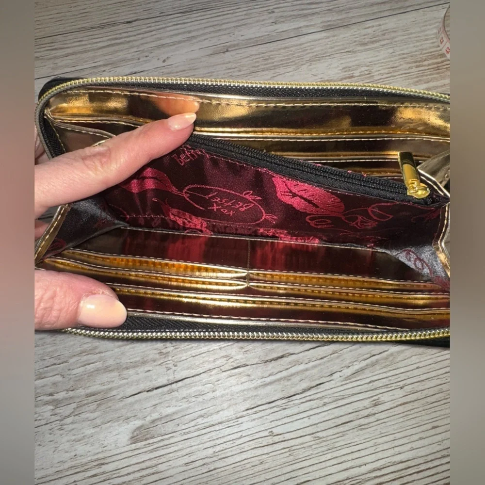 Betsey Johnson Zip Around Wallet Black  Quilted Hearts White Gold Metal Bow